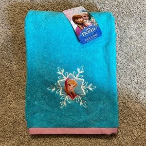 New!! Frozen Bath Towel